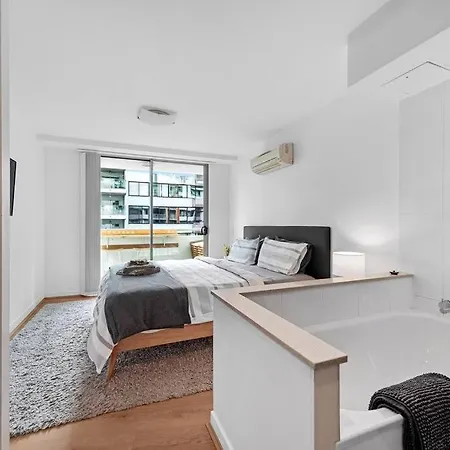 Inner Action 3bed 2bath 1car 3balconies * Brisbane