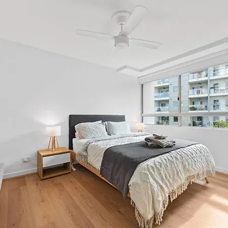 Apartment Inner Action 3bed 2bath 1car 3balconies *