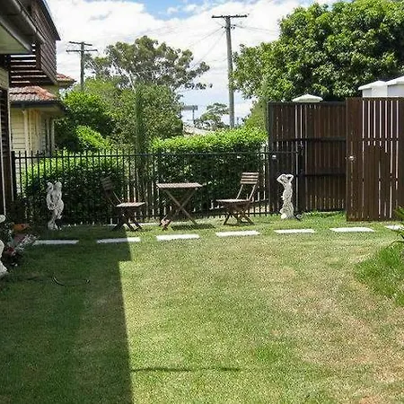 Holiday home Massive 5bdr Games Wi-fi Netflix *
