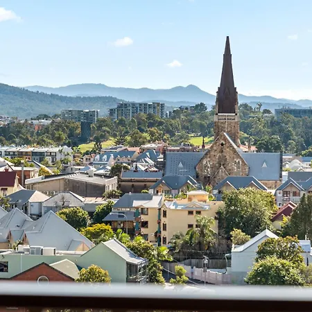Living - 1bed,1bath,pool * Brisbane
