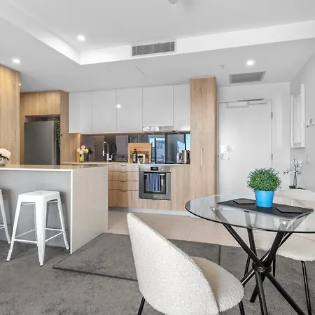 Apartment Living - 1bed,1bath,pool *