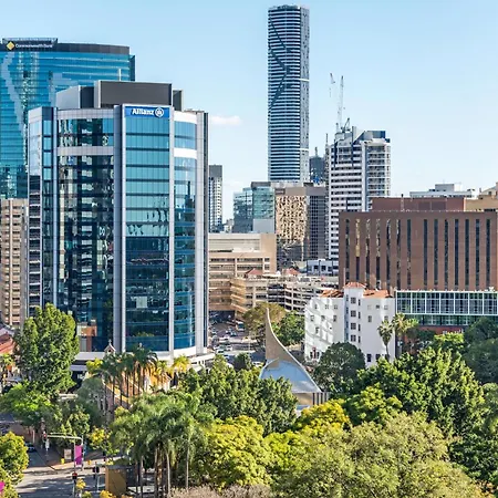 Living - 1bed,1bath,pool Apartment Brisbane