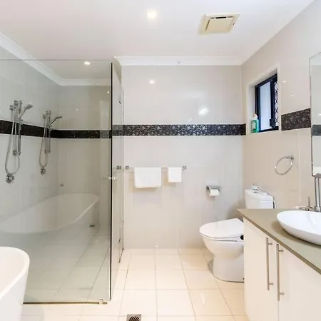 Spacious 5br 3ba W Parking And Yard In Sunnybank M11 Brisbane