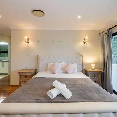 Apartment Spacious 5br 3ba W Parking And Yard In Sunnybank M11