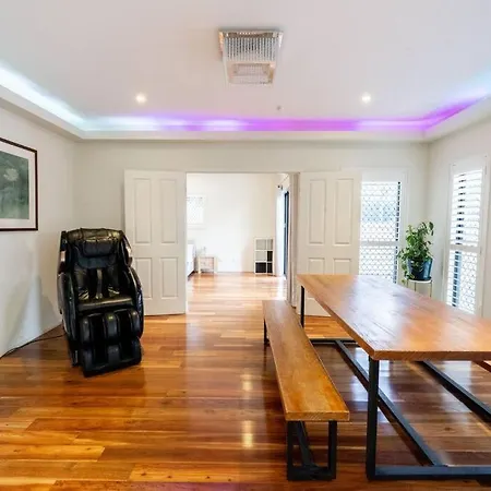Spacious 5br 3ba W Parking And Yard In Sunnybank M11 Apartment *
