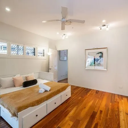 Spacious 5br 3ba W Parking And Yard In Sunnybank M11 Brisbane