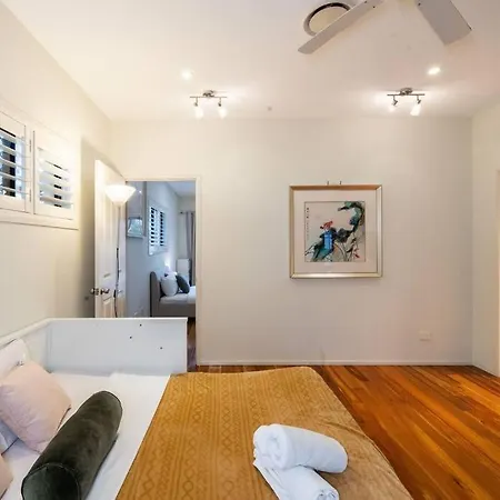 Spacious 5br 3ba W Parking And Yard In Sunnybank M11 Apartment *