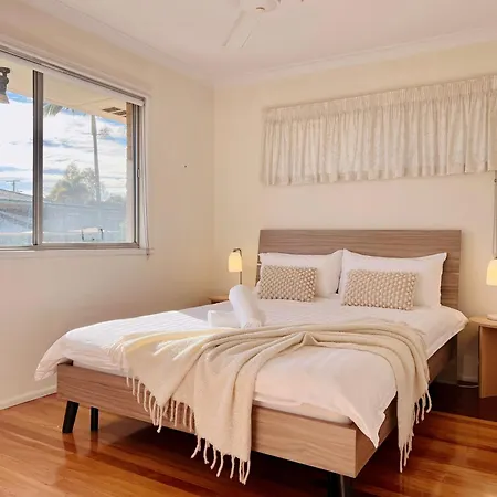 Family Cozy Retreat Near Westfield