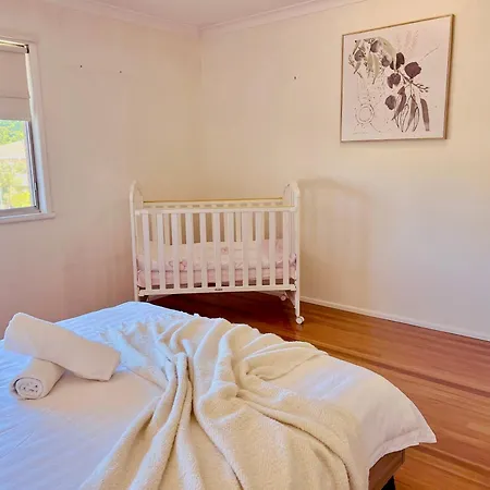 Family Cozy Retreat Near Westfield *