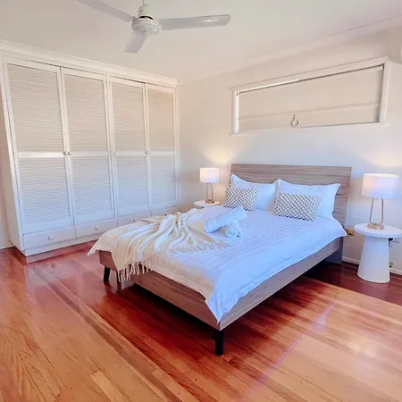 Family Cozy Retreat Near Westfield