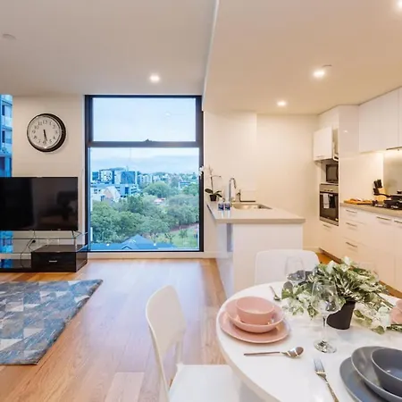 Modern 2br In The Heart Of South *