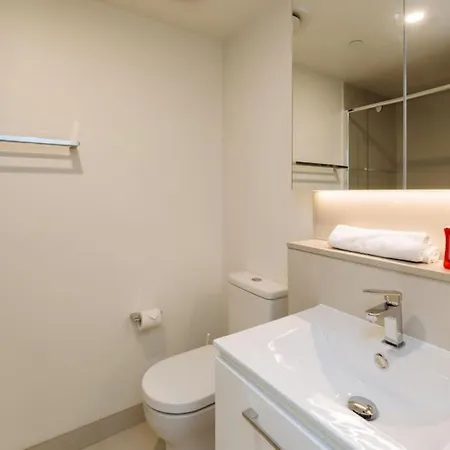 Modern 2br In The Heart Of South