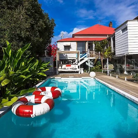 Artists Villa *