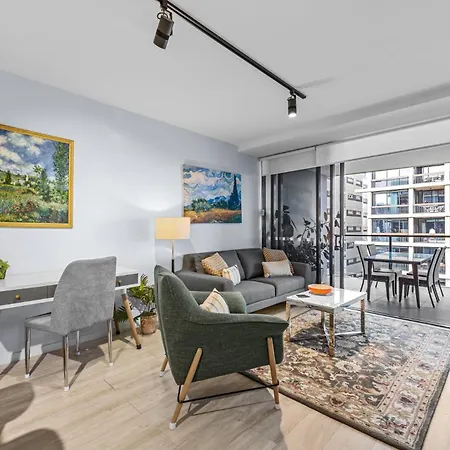 South Bank Living! ~ 1bed, 1bath, 1car, Balcony *