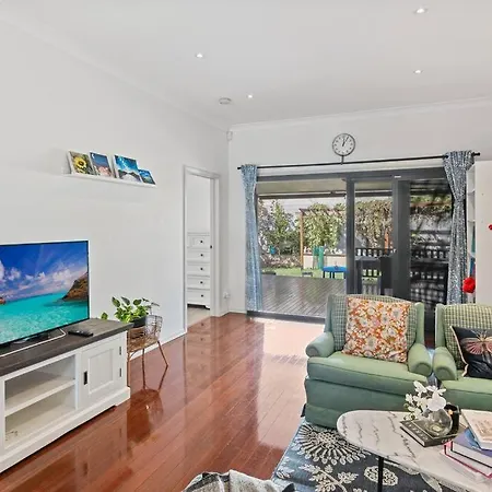 Holiday home Artistic Queenslander With Park Views - 5 Bedroom - Sleep 10 Brisbane