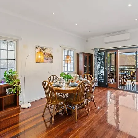 Holiday home Artistic Queenslander With Park Views - 5 Bedroom - Sleep 10 Brisbane