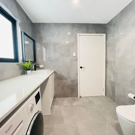 Guest house 262 Troughton Accommodation 3*