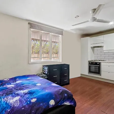 Holiday home Please Remove Granny Flat