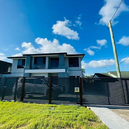 Modern 2 Bedrooms House Close To Qeii Hospital & Grifith Uni Apartment Brisbane