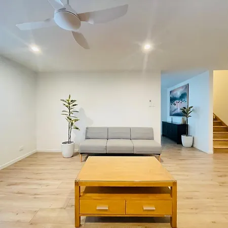 262 Troughton Accommodation 3* Brisbane