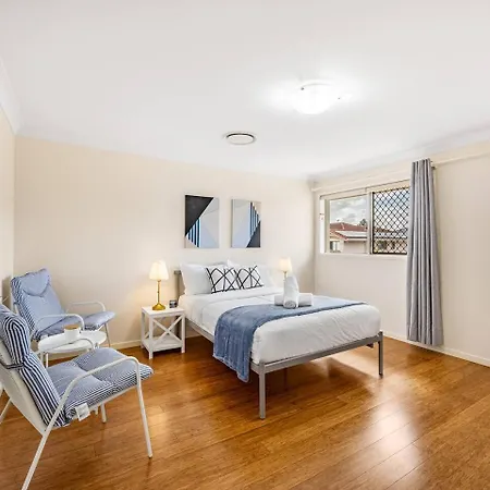Holiday home Spacious Located Family House At Sunnybank *
