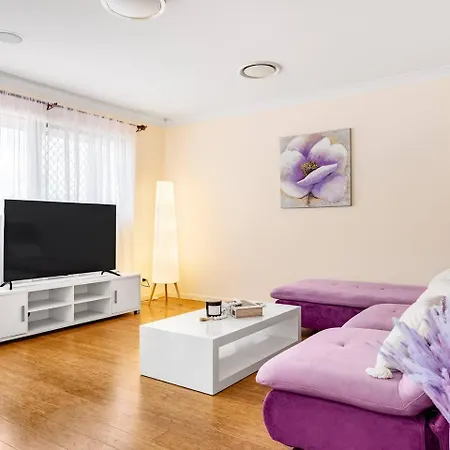Holiday home Spacious Located Family House At Sunnybank *