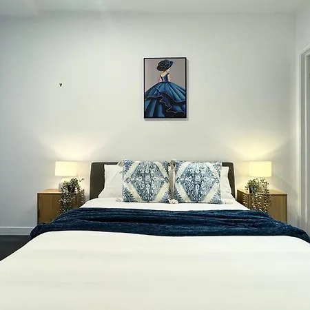 Deluxe 2bd With Infinity Pool Apartment