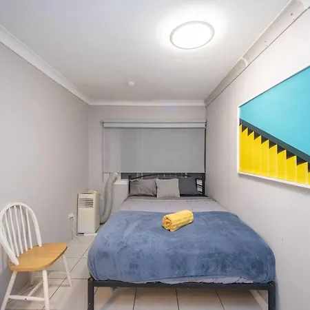Queen Bedroom 4k Tv In Shared 2s * Brisbane
