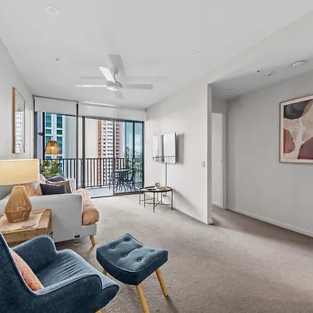 Modern Style 1bed 1bath Balcony Pool Cbd *