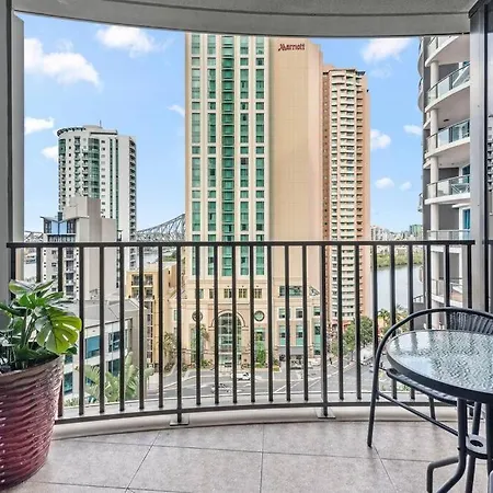 Modern Style 1bed 1bath Balcony Pool Cbd *