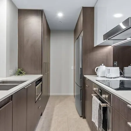 Modern Style 1bed 1bath Balcony Pool Cbd *