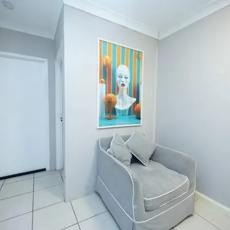Queen Bedroom In Shared 2m Brisbane