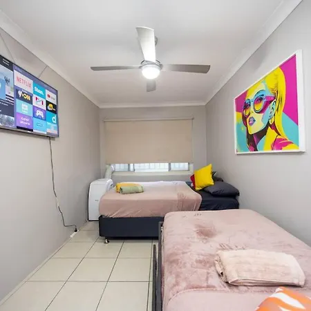 Apartment Queen Bedroom In Shared 2m Brisbane