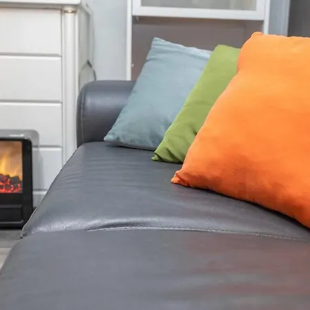 Detached Double Bedroom In Shared Brisbane