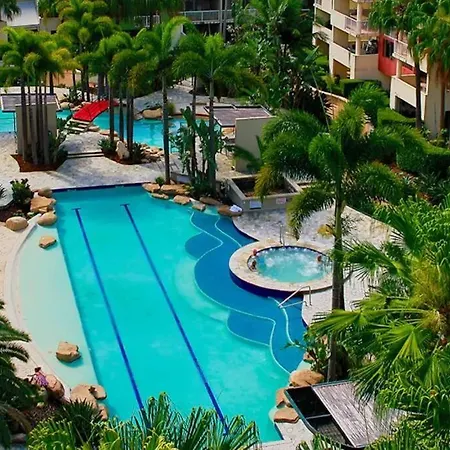 Spacious With Pool & Parking Apartment