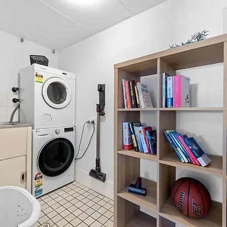 Apartment Main Point 1bed 1bath 1car 5 Mins To Cbd Brisbane
