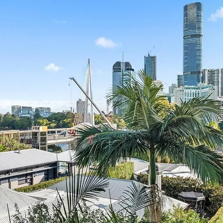 Main Point 1bed 1bath 1car 5 Mins To Cbd