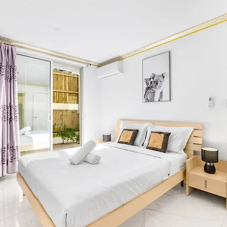 Walkable Convenience Dual Cannon Hill * Brisbane