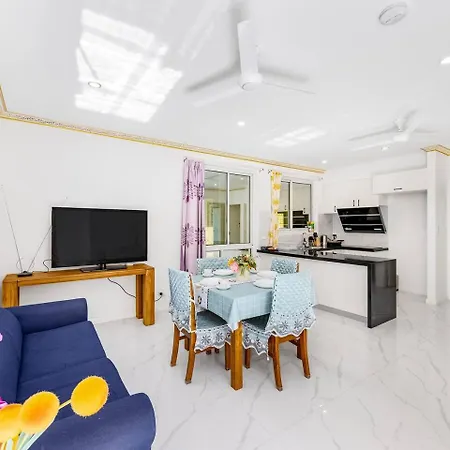 Malls At Doorstep 2-bed Unit In Heart Of Cannon Hill