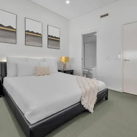 Entire 2 Bedroom Penthouse With Carpark Brisbane