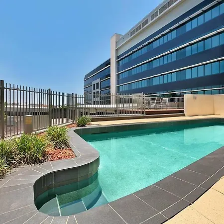 Apartment Entire 2 Bedroom Penthouse With Carpark