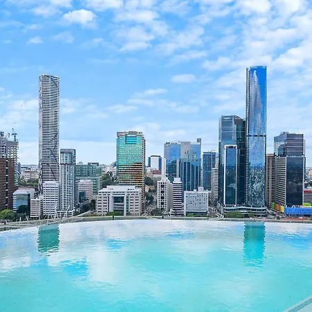 Above King With Rooftop Pool Deck *
