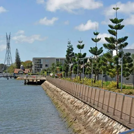Apartment Unit With Everything At Your Fingertips Brisbane
