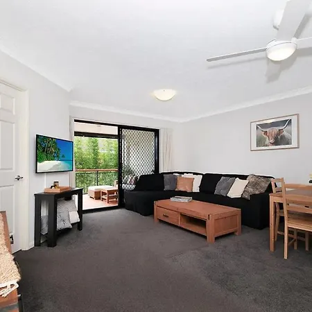 Unit With Everything At Your Fingertips * Brisbane