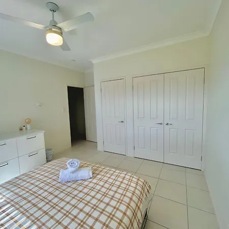 Villa 7 Bedrooms 20 Mins To 25 Acres Of Space