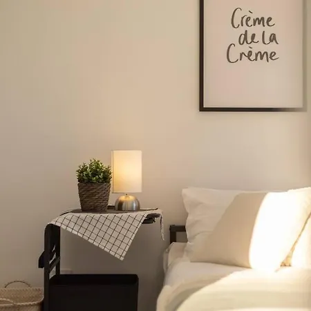 Stunning Mount View Modern Mtgravatt Cbd Apartment