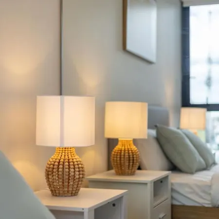 Valley Centre Boutique 1br Pool N Carpark *
