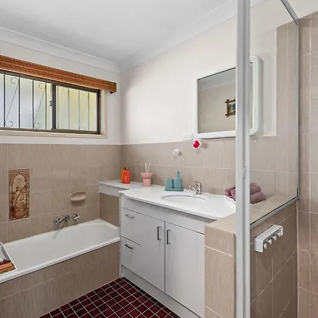 Spacious Upstair Comforts 13km From Cbd&airport Holiday home Brisbane