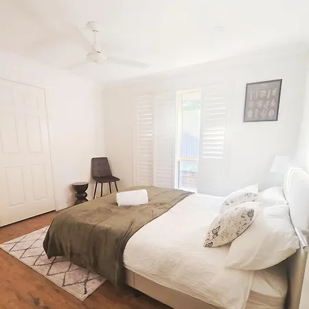 Luxury 3 Bedroom House Near Emp
