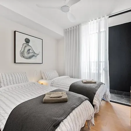 Sophisticated Elegance 2bed 2bath 2car Balcony Brisbane